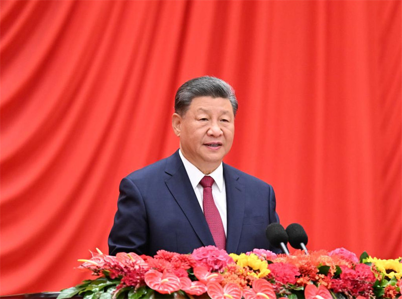 Rais Xi Jinping wa China, ambaye pia ni Katibu Mkuu wa Kamati Kuu ya Chama cha Kikomunisti cha China (CPC) na Mwenyekiti wa Kamati Kuu ya Kijeshi ya China (CMC), akihutubia katika dhifa ya kuadhimisha miaka 75 tangu kuanzishwa kwa Jamhuri ya Watu wa China kwenye Jumba la Mikutano ya Umma mjini Beijing, mji mkuu wa China, Septemba 30, 2024. (Xinhua/Xie Huanchi)